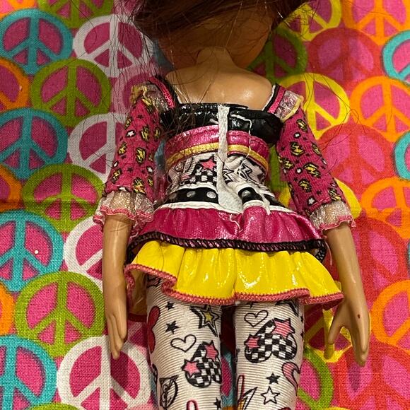 Moxie Girlz Sophina Art-titide 11" Doll Dressed as Shown - Picture 5 of 7